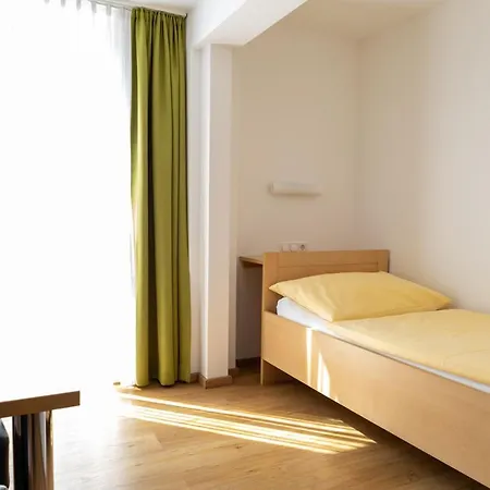 Gasthof-pension Riedl Guest house Vocklamarkt