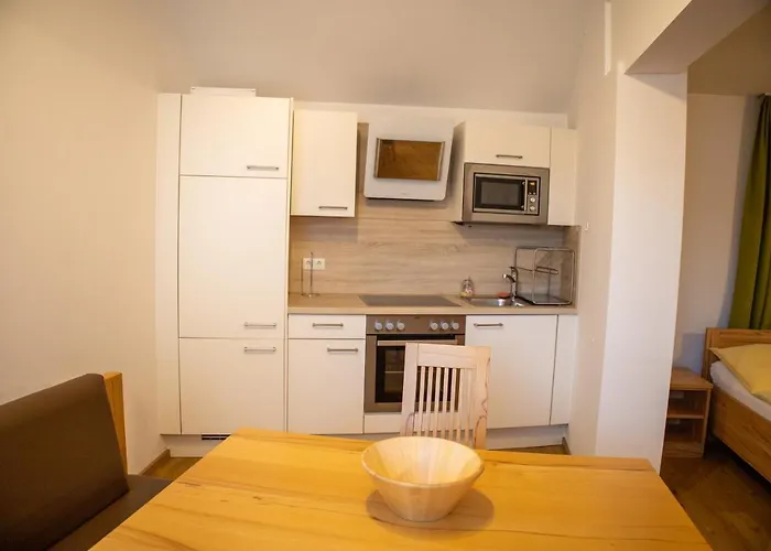 Konukevi Gasthof-pension Riedl